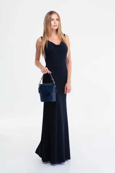 Modelo feminino encantador em vestido preto — Fotografia de Stock