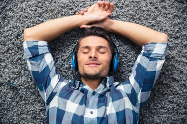 Adam yerde rahatlatıcı