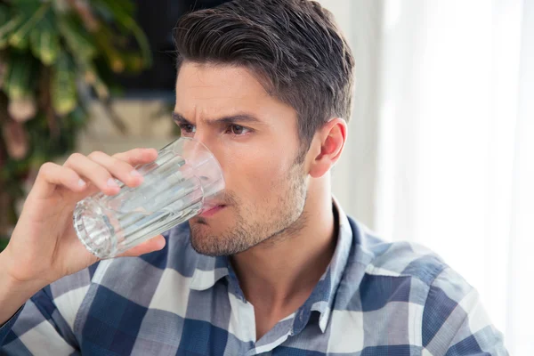 Does drinking too much water kill you? Reason and fact from recent case