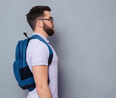 Yan görünüm portre erkek bir nerd