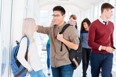 Adam ve kadın Üniversitesi Salonu'nda söz