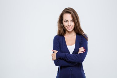 Kameraya bakarak gülümseyen güzel kadın