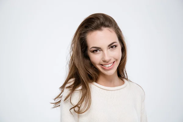 Mulher feliz olhando para a câmera — Fotografia de Stock