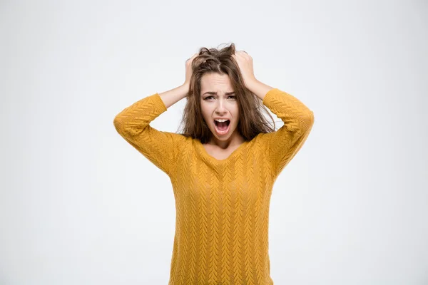 Portret van een jonge vrouw schreeuwen — Stockfoto