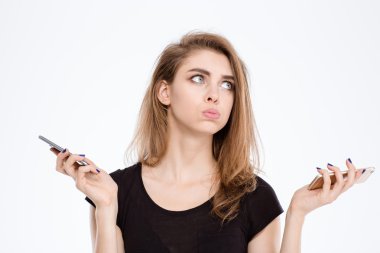 İki akıllı tutan yorgun kadın