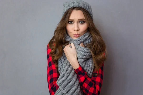 Pretty woman with scarf and hat — Stock Photo, Image