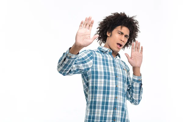 Jonge afro-Amerikaanse man met walging emotie — Stockfoto