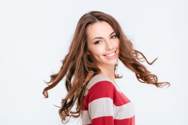 Etrafında dönen ve kameraya bakarak kadın