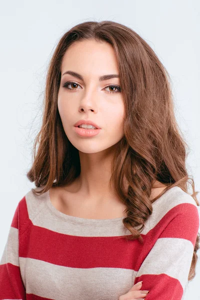 Portrait of a young cute woman looking at camera — Stock Photo, Image