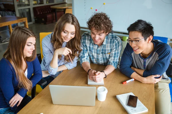 Managers discussing presentation of new project  in office — Stock Photo, Image