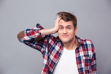 Kafa çizilmemesi ve karışık seyir utandım adam yakın çekim 