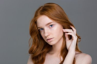 Bir kızıl saçlıya kadın Güzellik Portresi