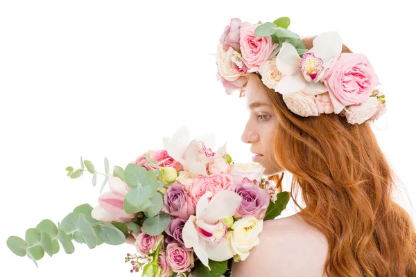 Redhead vrouw met bloemen — Stockfoto