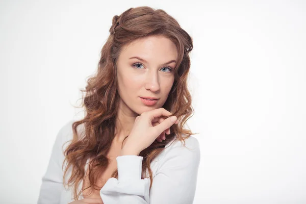 Portrait of a beautiful woman looking at camera — Stock Photo, Image