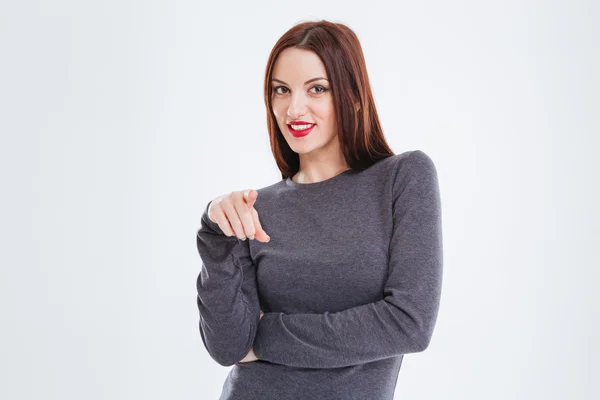 Vrolijke charmante vrouw met rode lippenstift wijzen op u — Stockfoto