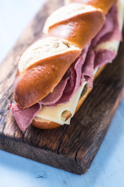 Mükemmel kahvaltı, sığır eti tuzlu kraker