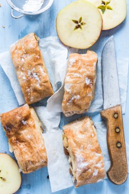 Pişirme, elma strudel malzemelerle ev