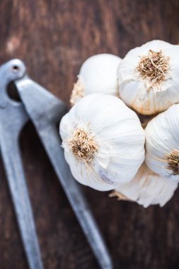 Bütün sarımsak demet