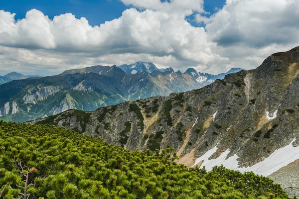 Höga bergstoppar i Tatrabergen, Polen — Stockfoto