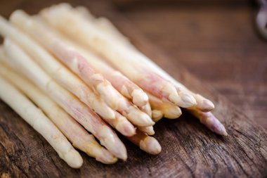 Beyaz kuşkonmaz, Görünümü Kapat