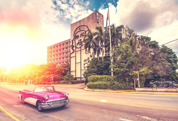 Carro vintage em La Habana, Cuba, efeito vintage — Fotografia de Stock