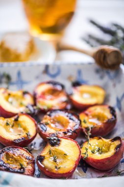 fırında şeftali yakın çekim