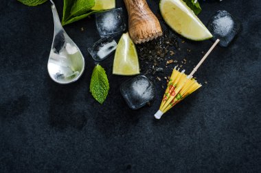 egzotik ve ferahlatıcı tropikal kokteyl