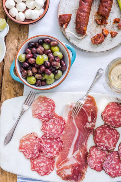 Sélection de viande italienne ou espagnole — Photo