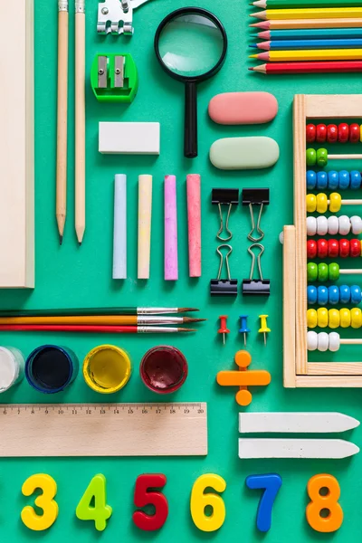 Itens relacionados à escola e à educação — Fotografia de Stock