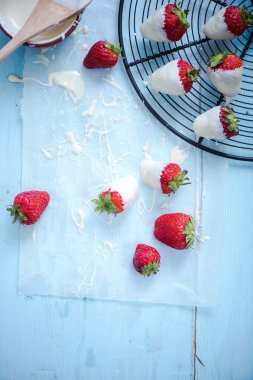 çilek beyaz çikolata