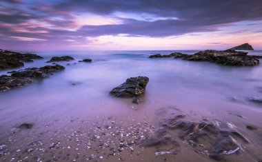 gün batımında bulanık su 