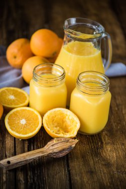 sıkılmış taze el doğal portakal suyu