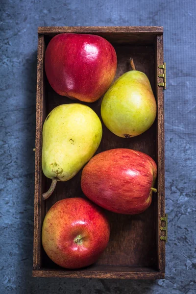 Orchard atumn skörden i låda — Stockfoto