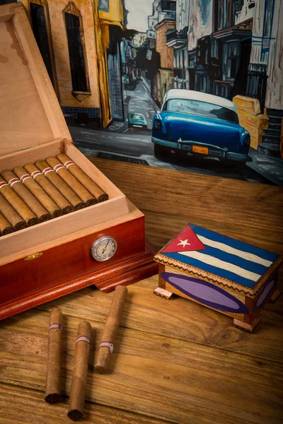 Cigars and humidor — Stock Photo, Image