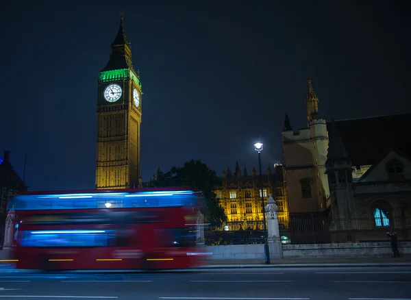 London Big Ben y autobús de dos pisos — Foto de Stock