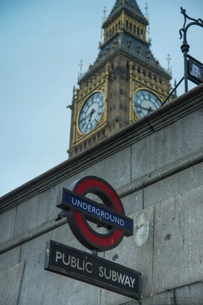 Sinal subterrâneo de Londres — Fotografia de Stock