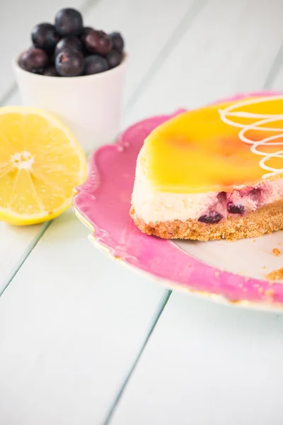 Traditionella hembakat citron och blåbär — Stockfoto