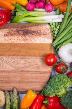 taze veegetables ve doğrama tahtası