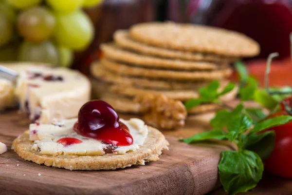 Oatcake Stilton Cheese Cranberry Sauce — Stock Photo, Image