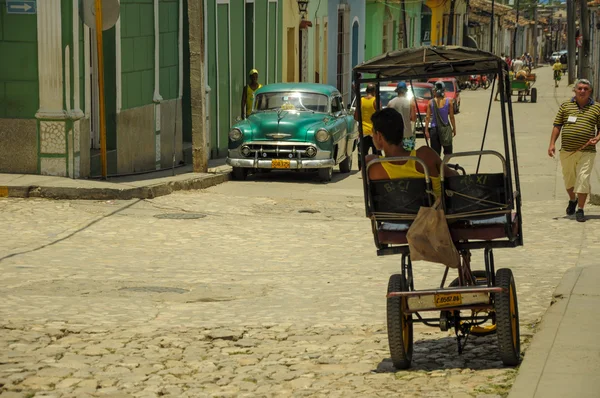 Havana Cuba Maio 2013 Cena Rua Com Carro Americano Clássico — Fotografia de Stock