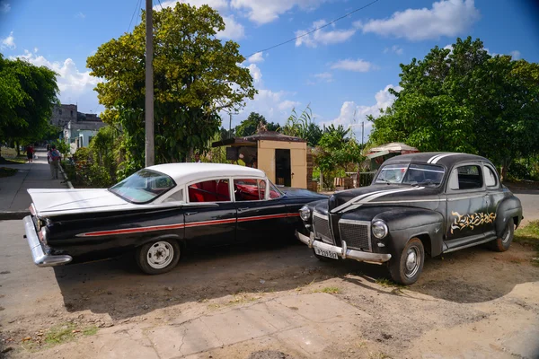 Havana, Kuba - 13 prosince 2014 klasické americké parkoviště na st — Stock fotografie