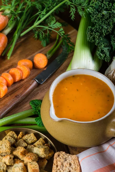 Preparación de sopa de zanahoria cremosa fresca —  Fotos de Stock