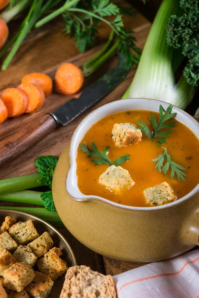 Preparación de sopa de zanahoria cremosa fresca —  Fotos de Stock