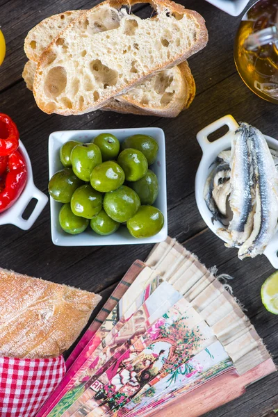 Seleção Autêntica Tapas Espanholas Mesa Madeira Cima — Fotografia de Stock