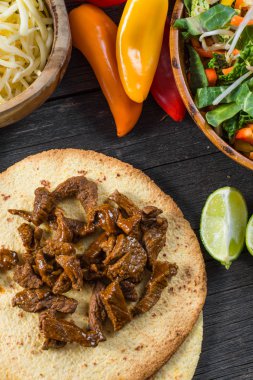 Hazırlık otantik Meksika tacos, üstten görünüm