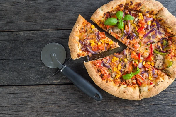 Homemade italian vegetarian pizza — Stock Photo, Image