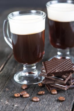 geleneksel güçlü İrlandalı kahve