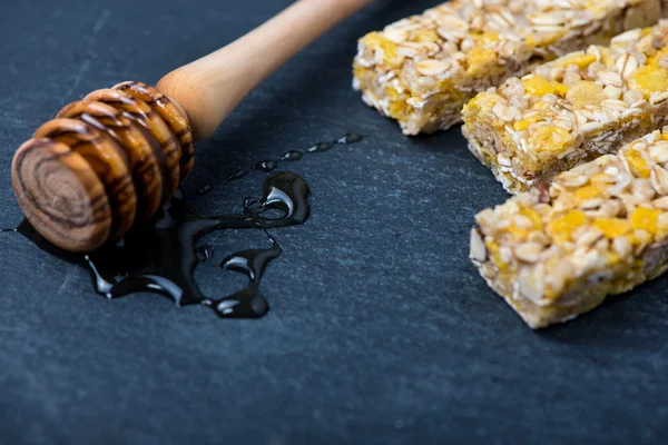 Homemade healthy mueasli bars with honey — Stock Photo, Image