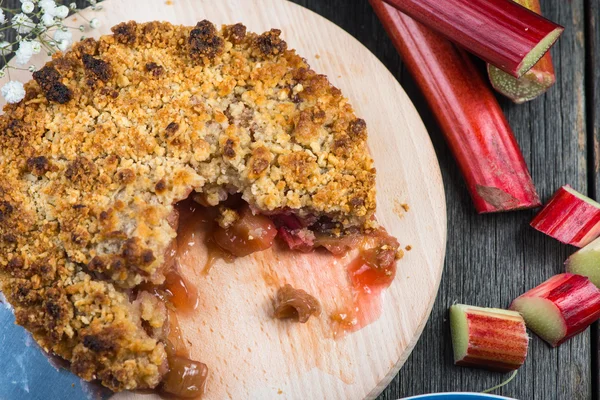 Homemade organic traditional rhubarb pie — Stock Photo, Image