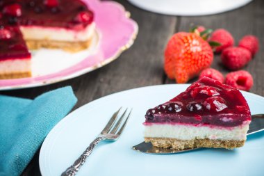 Ev yapımı yaz meyveleri meyve cheesecake